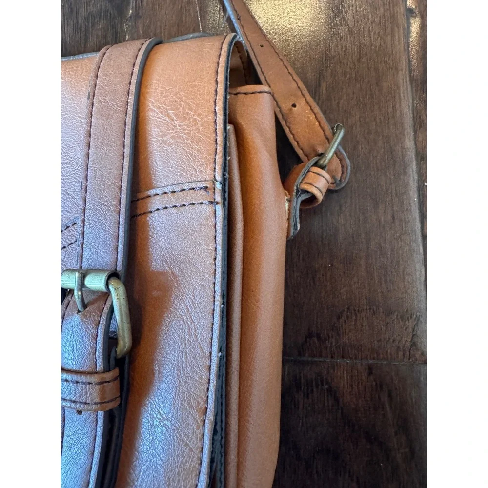Kelly & Katie Bag Brown Faux Leather Crossbody Messenger Satchel Bag - Picture 3 of 9